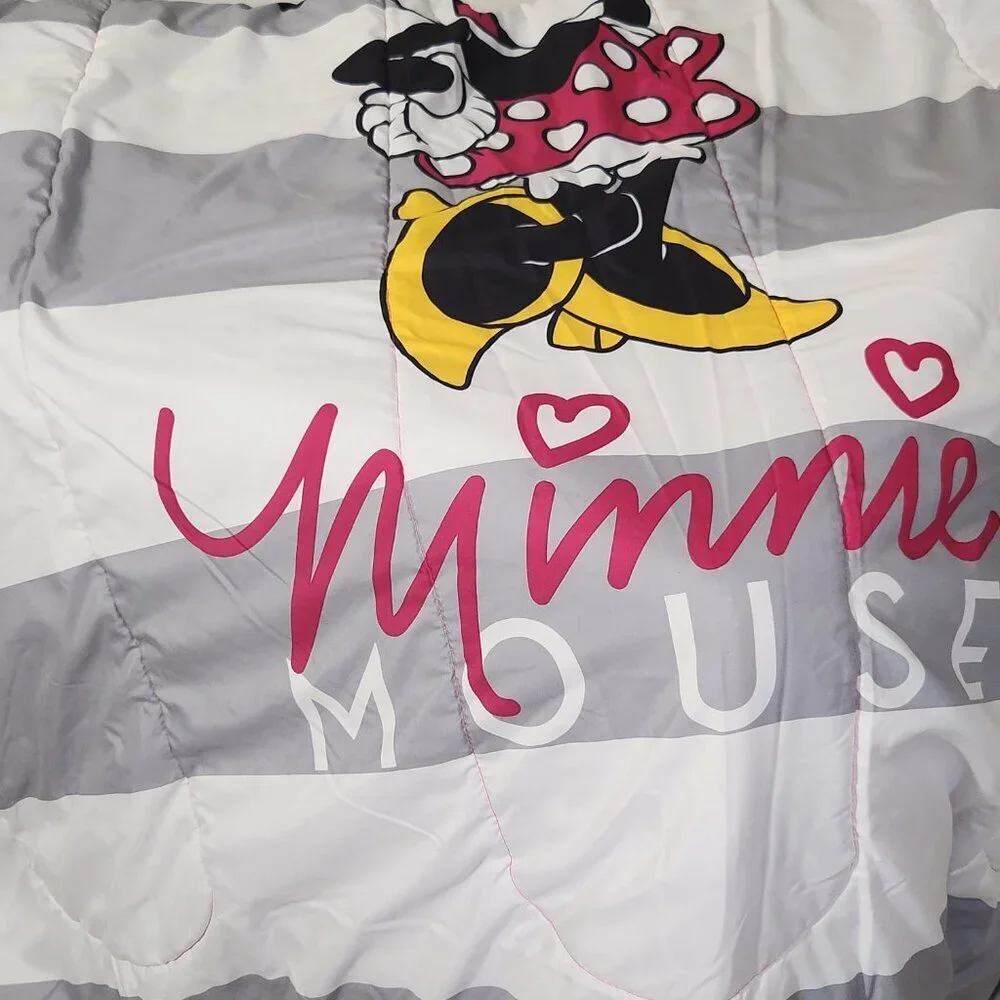 Disney Beloved Minnie Mouse Girls Twin Gray White Reversible Bedding Comforter
